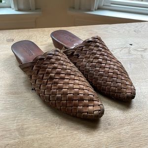 St. Agni Caio Woven Mule Size 40 Antique tan